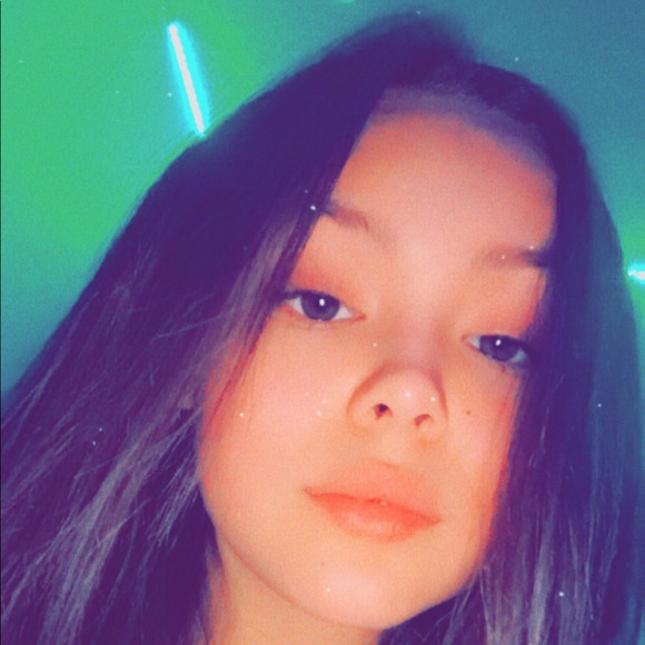 Kyleigh Santiago - Poshmark Profile Picture of Kyleigh Santiago (@ugh_i_idk) on Poshmark