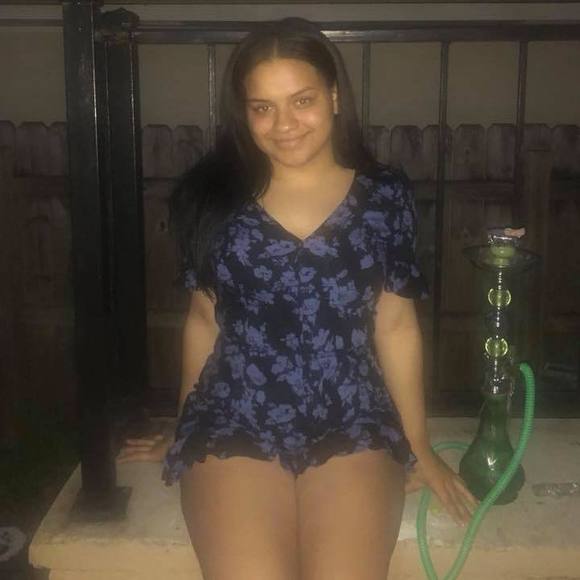 Profile Picture of Alejandra Carpio (@alejandrac28) on Poshmark