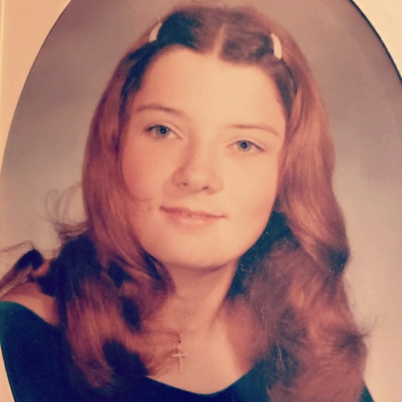 Profile Picture of Karin Musinski (@karinmusinsk) on Poshmark