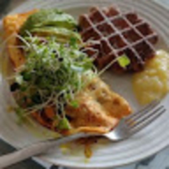 Profile Picture of Nicole Best (@deliciousfood40) on Poshmark