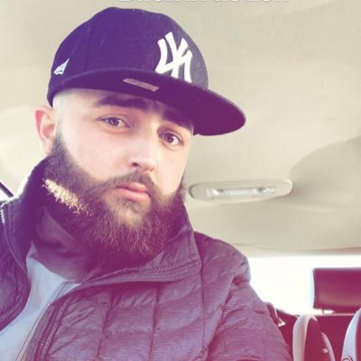 Profile Picture of Charlie Barrett (@Charles7Barrett) on Twitter