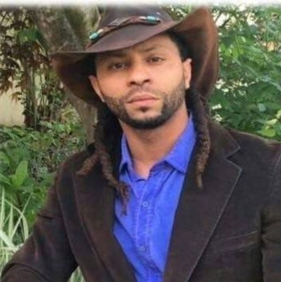 Profile Picture of Darrian Davis (@kcurbanprogress) on Poshmark