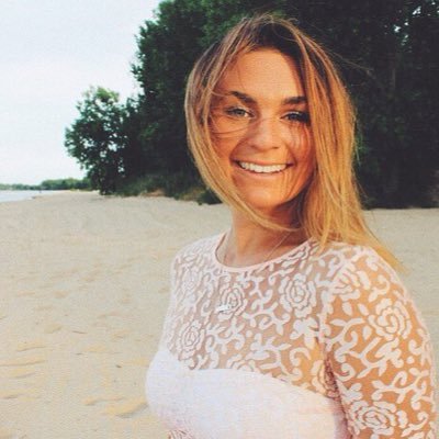 Profile Picture of Al🌼 (@Allie_Newton4) on Twitter
