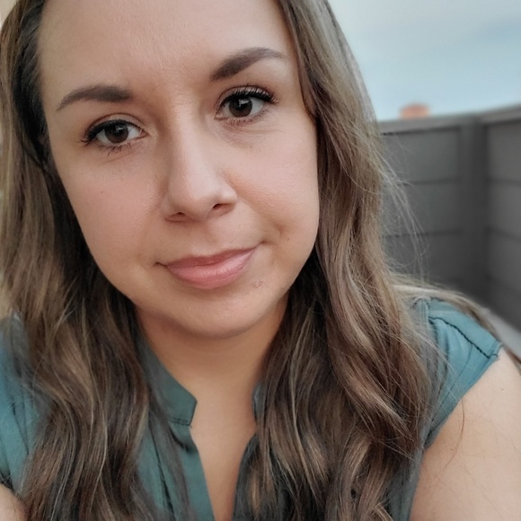 Profile Picture of Lafaye Cameron (@lafayecameron) on Poshmark