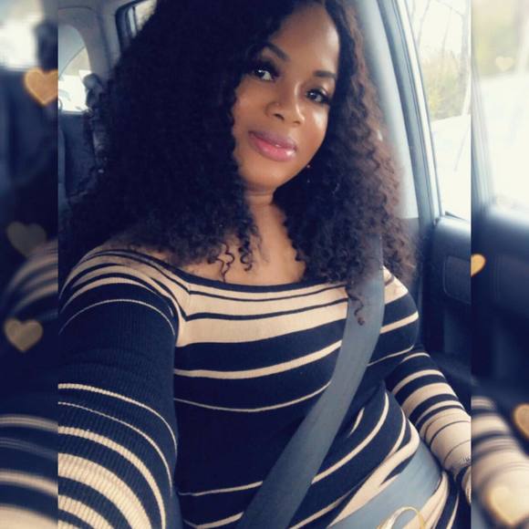 Profile Picture of Hawa Conteh (@hawakamara69) on Poshmark