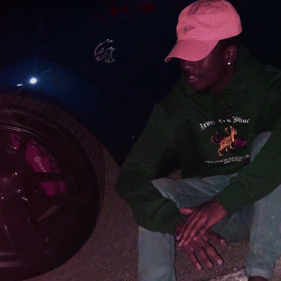 Justin Brammer - Poshmark Profile Picture of Justin Brammer (@j_kicks1) on Poshmark