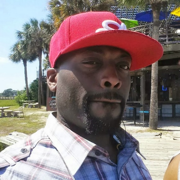 Carlos Archie - Poshmark Profile Picture of Carlos Archie (@hedturner1) on Poshmark