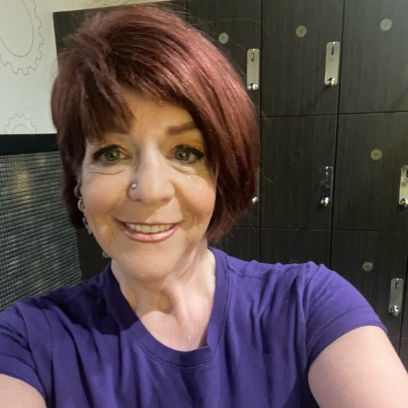 Profile Picture of Paula Emeigh (@philagirl) on Poshmark