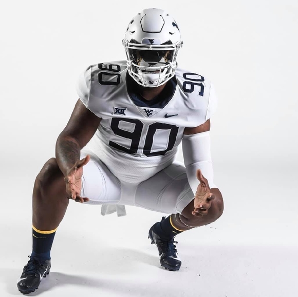 Profile Picture of Paris Bundrige jr. (@fizzyxdizzy) on Poshmark