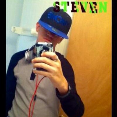 Profile Picture of Steven Hutchens (@YoungEstephan) on Twitter