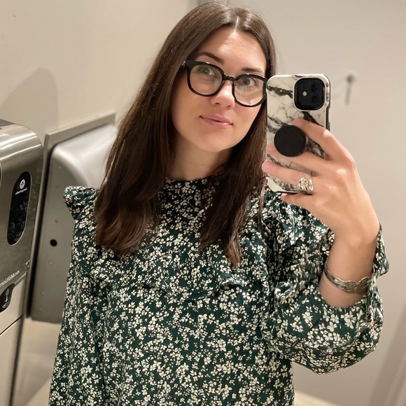 Profile Picture of Erika Golde (@erikagolde) on Poshmark