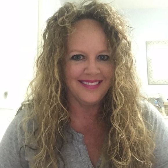 Profile Picture of Alisha Paul (@pinkchick72) on Poshmark