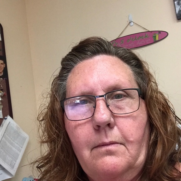 Profile Picture of Cheri Borak (@cheriborak) on Poshmark