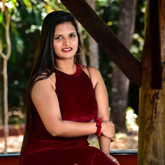 Profile Picture of Divyashri Shetty (@divyashrishetty) on Poshmark