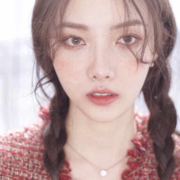 Profile Picture of Xue Yang (@melody_9595) on Poshmark