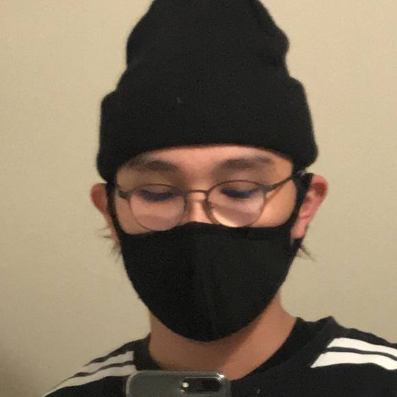 Profile Picture of Melvyn Melvyn (@mxlvyn) on Poshmark