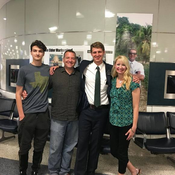 Profile Picture of Denton Markwalter (@dentonjm) on Poshmark