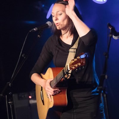 Profile Picture of Jenny Bishop (@jbishopmusic) on Twitter