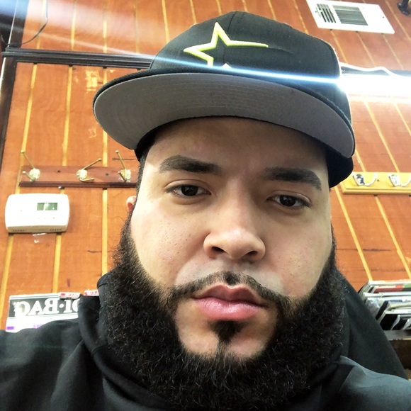 Profile Picture of Mike Castro (@deecastro93) on Poshmark