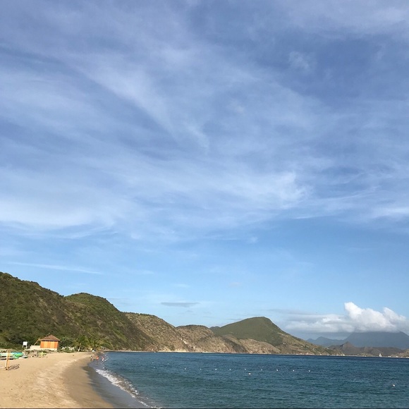 Profile Picture of Isabelle Simes (@thepool2018) on Poshmark