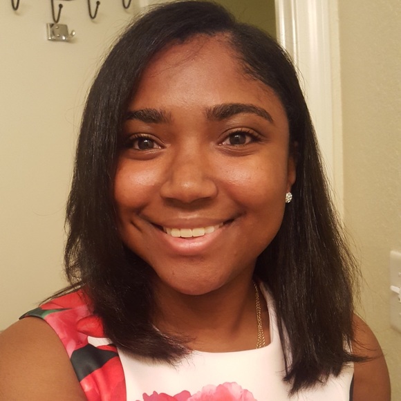 Profile Picture of Jessica Glenn (@jessiejames890) on Poshmark