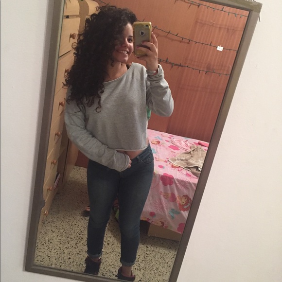Profile Picture of Aleisha Morales (@lillaly2) on Poshmark