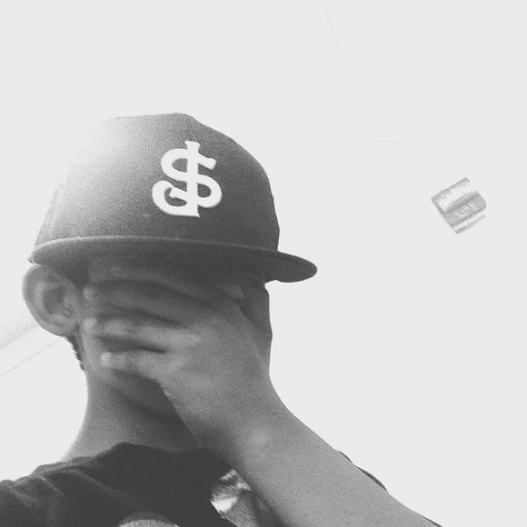 Profile Picture of Brian Aguilera (@sharkyaguilera) on Poshmark