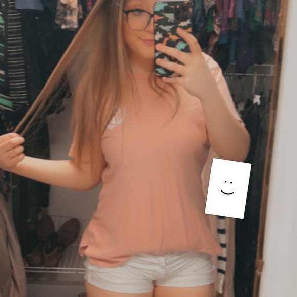 Profile Picture of Libby Coleman (@libby_coleman) on Poshmark