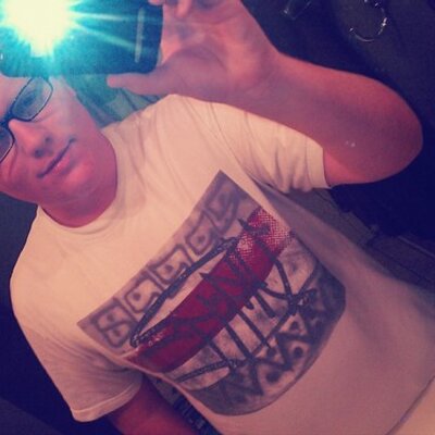 Profile Picture of Dustin Devries (@ItsDustin2U) on Twitter