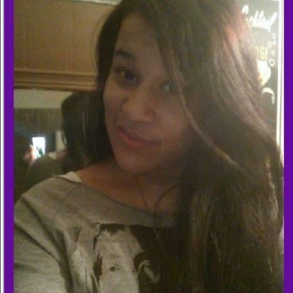 Profile Picture of Olivia Ratliff (@oliviaratliff21) on Poshmark