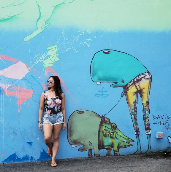 Profile Picture of Angel Zhang (@angelqzhang) on Poshmark