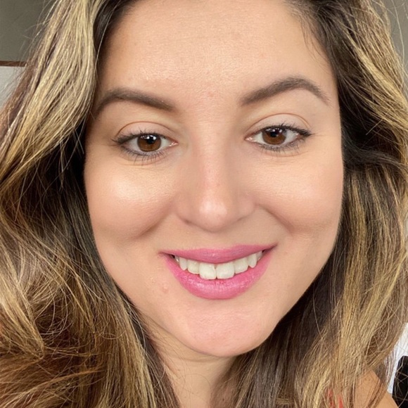 Profile Picture of Veronica Rodriguez (@verobesos80) on Poshmark