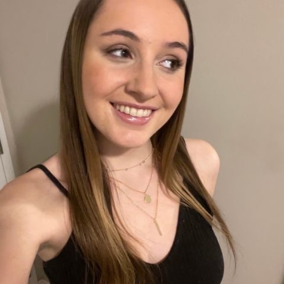 Profile Picture of Katrina Vitek (@katrinavitek) on Poshmark
