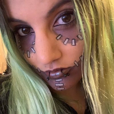 Profile Picture of Amanda Swanson (@RandomPandaFace) on Twitter