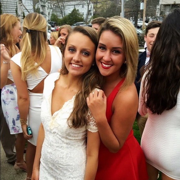 Profile Picture of Mia Sarowsky (@miasarowsky) on Poshmark
