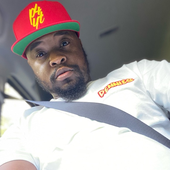 Profile Picture of Charles Webb (@charlieroc163) on Poshmark