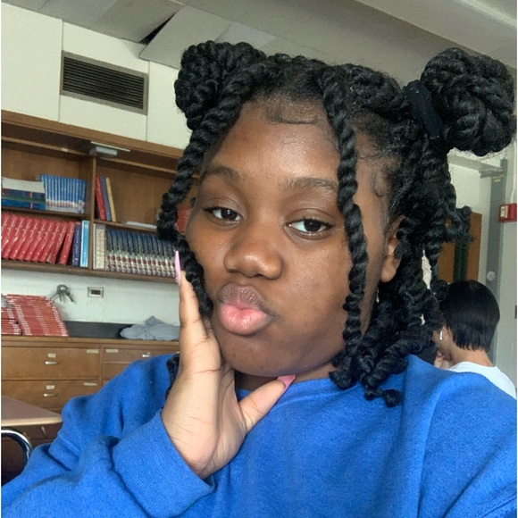 Profile Picture of Evena Borno (@pretty_vee77) on Poshmark