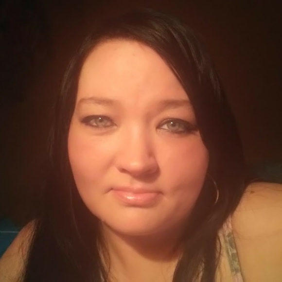 Profile Picture of Michelle Barnes-crutcher (@mrcrutcher81) on Poshmark