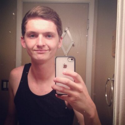 Profile Picture of Devin Williamson (@Devinnorockstar) on Twitter