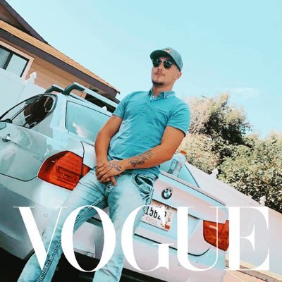 Profile Picture of Chief Pinching Cheeks🍑 (@sarks_luke) on Twitter