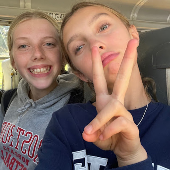 Profile Picture of Vivian Wagner (@vivianwagner) on Poshmark