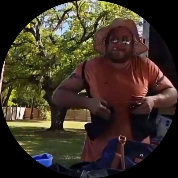 Profile Picture of Steven Chamberlain (@attthrift) on Poshmark