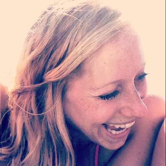 Profile Picture of Jodi Kiefer (@jlynncostello) on Poshmark