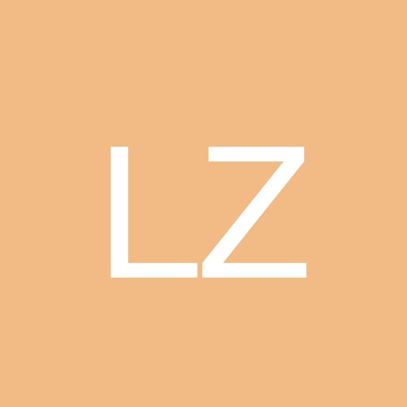 Profile Picture of Laura Ziter (@lziter1) on Poshmark