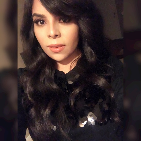 Profile Picture of Ingrid Alvarez (@burgundylips) on Poshmark