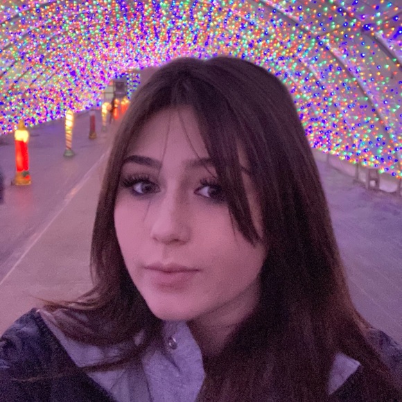 Profile Picture of Erika Beilby (@ebeilby) on Poshmark