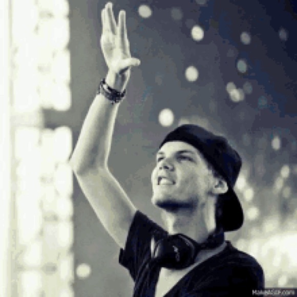 Profile Picture of Bishara Qare (@bishqare) on Poshmark