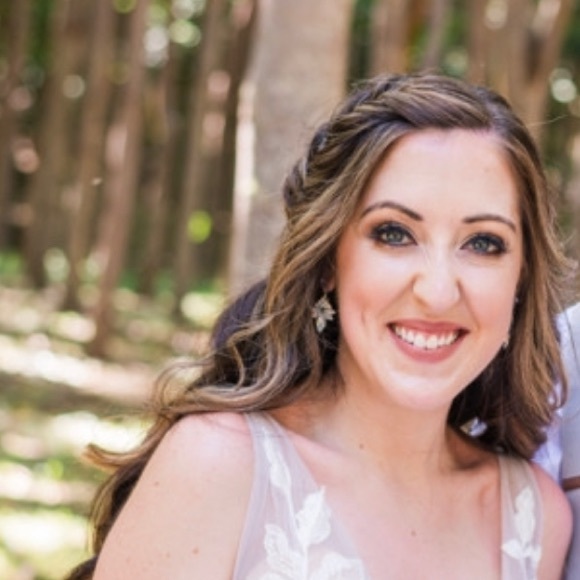 Profile Picture of Chrissy Nicholson (@cnichol87) on Poshmark