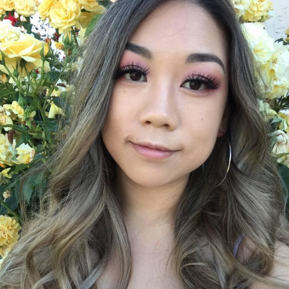 Profile Picture of Cindy Huang (@cindyh_xo) on Poshmark