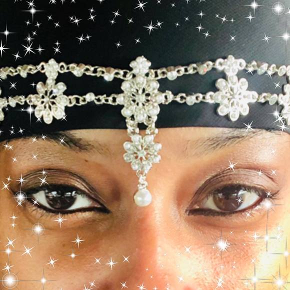 Profile Picture of Aesha Qareeb (@aqareeb) on Poshmark